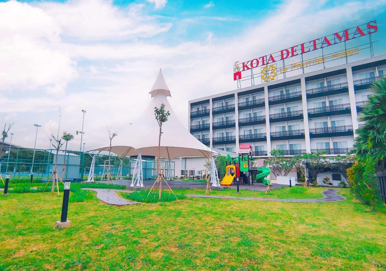 Le Premier Hotel Deltamas Cikarang Esterno foto
