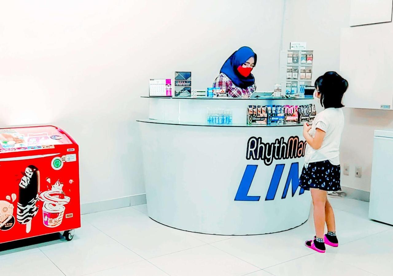 Le Premier Hotel Deltamas Cikarang Esterno foto