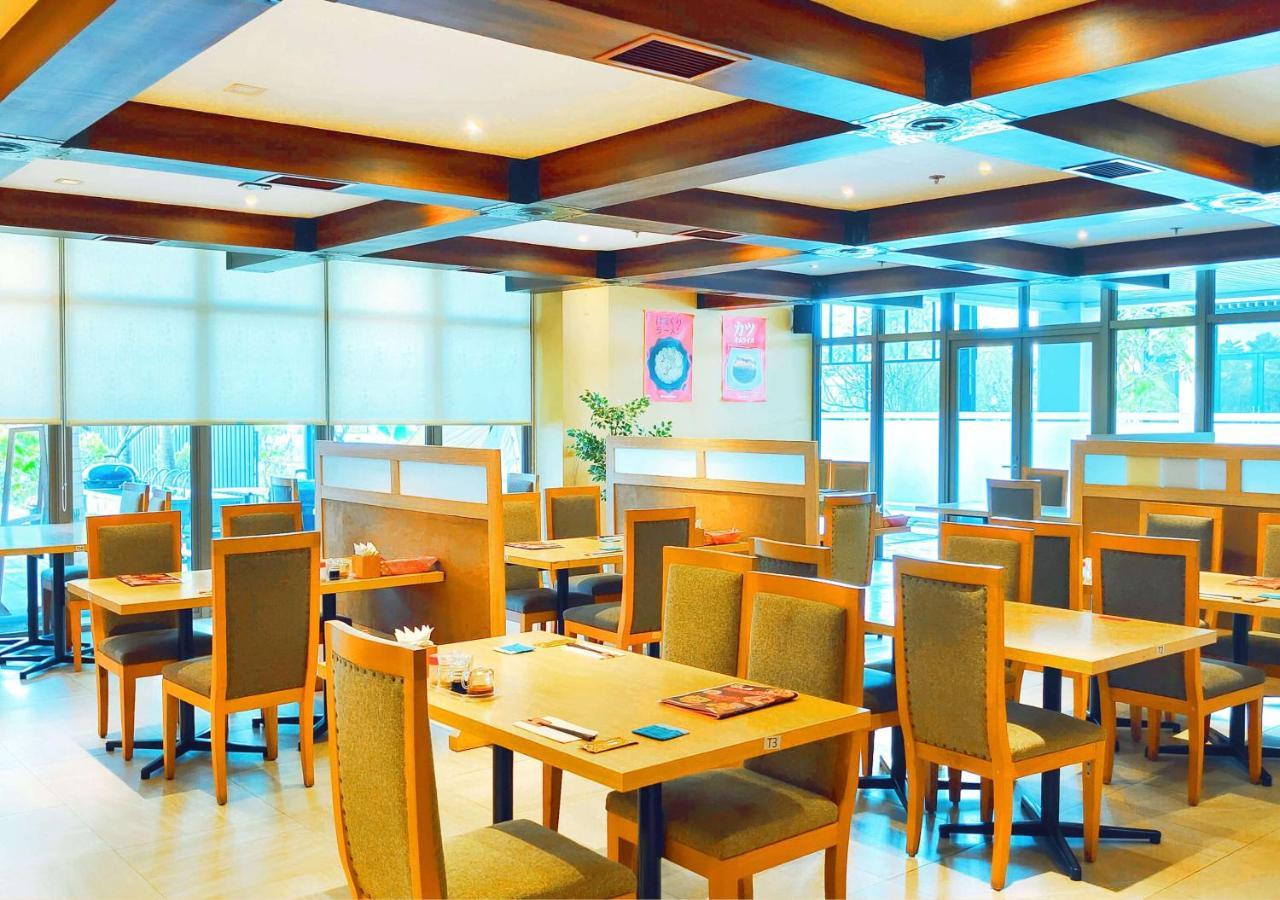 Le Premier Hotel Deltamas Cikarang Esterno foto