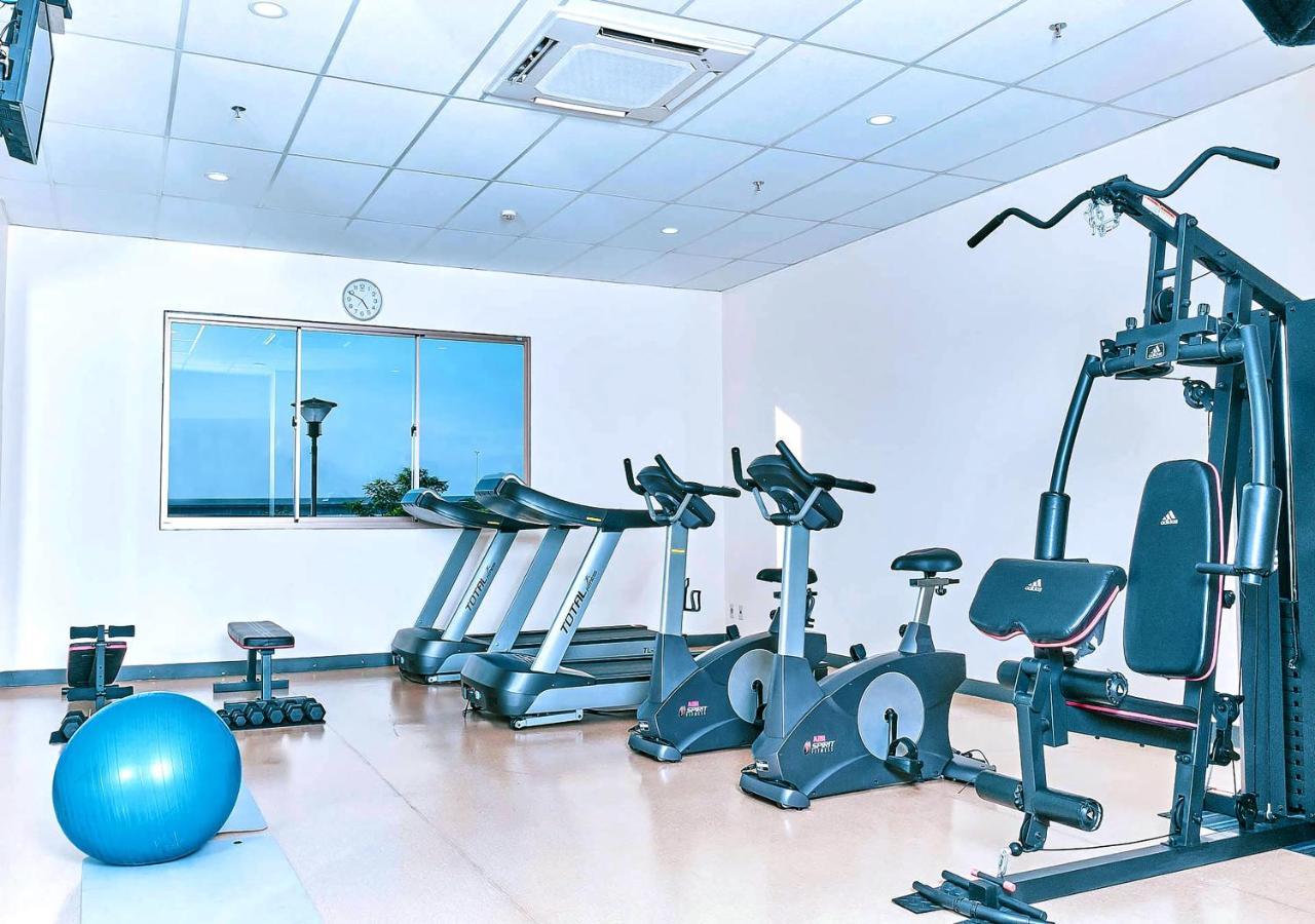 Le Premier Hotel Deltamas Cikarang Esterno foto