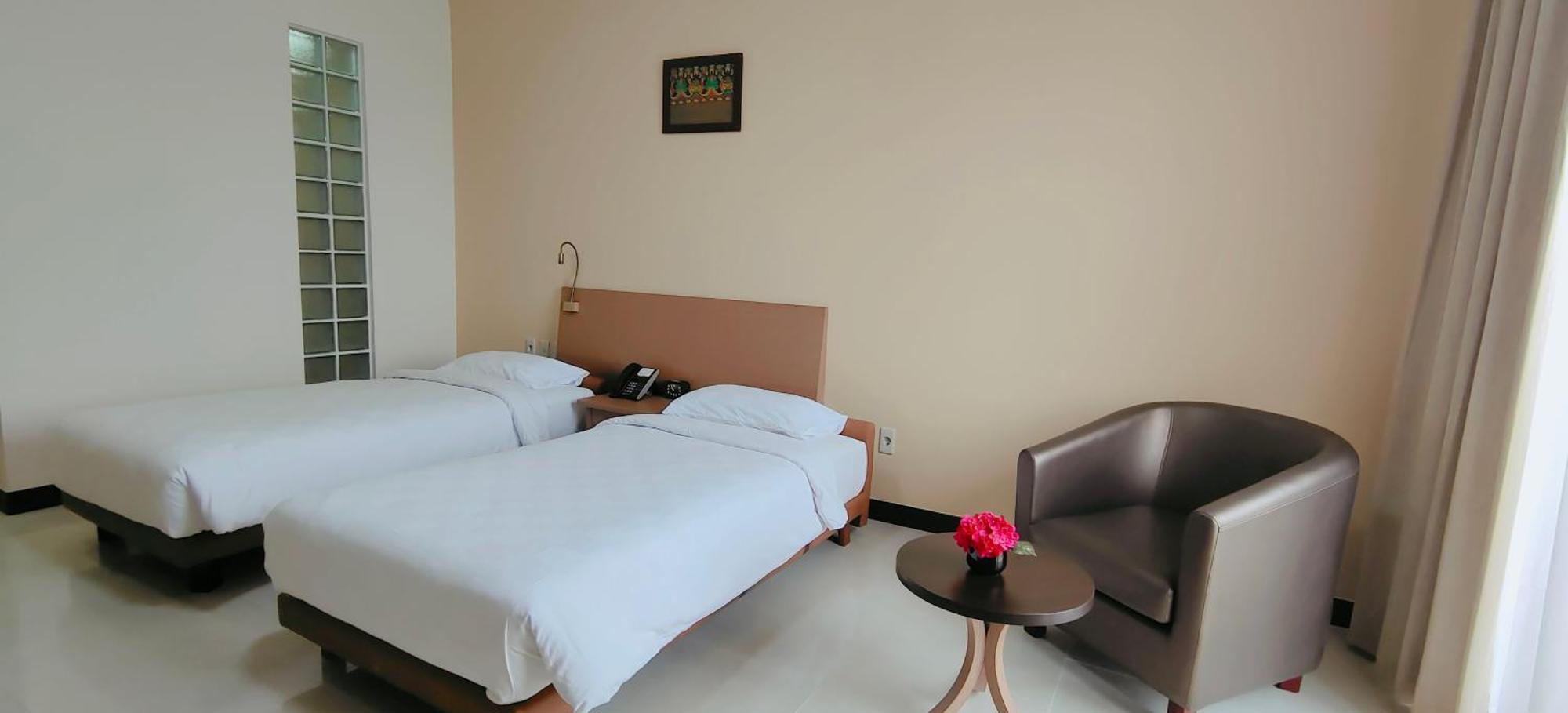 Le Premier Hotel Deltamas Cikarang Esterno foto
