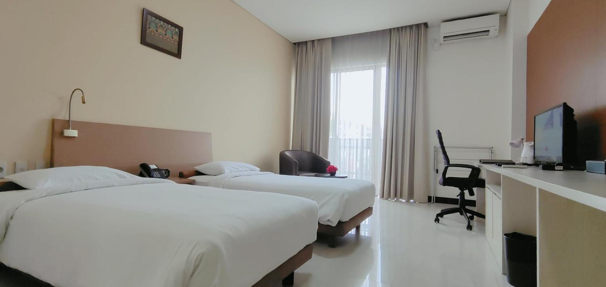 Le Premier Hotel Deltamas Cikarang Esterno foto
